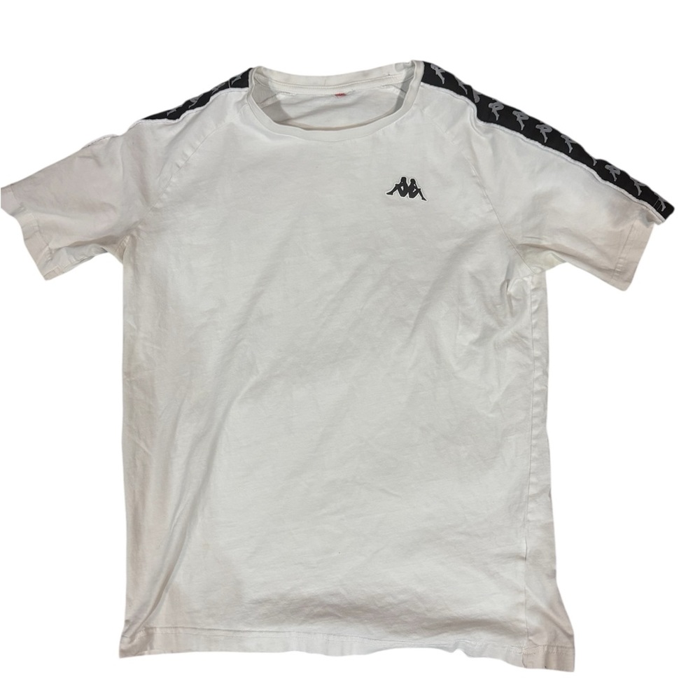 Kappa White Tee with Black Shoulder Detail – Sporty Minimal